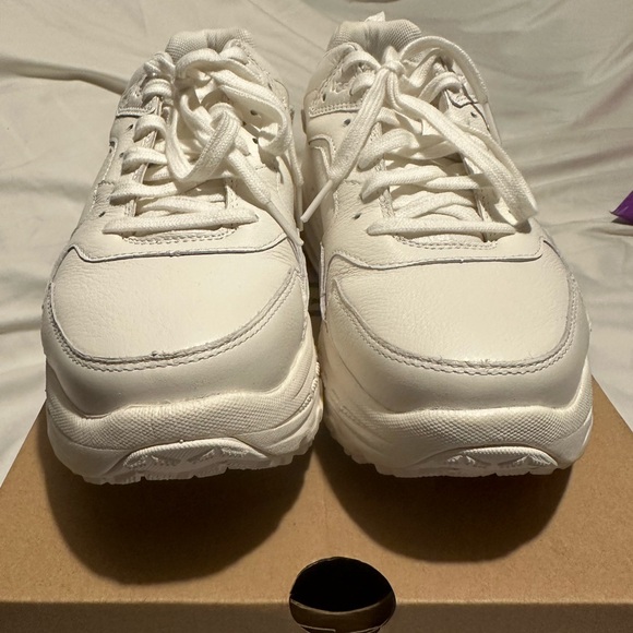 🔥UGG CA 805 women size 10. NIB - Picture 5 of 10